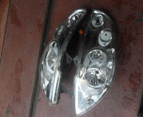 Doblo Combi Mix çıkma yedek parça_Sağ sol farları.JPG
